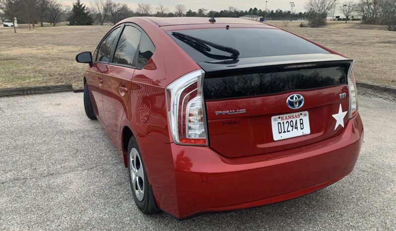 
								Toyota Prius full									