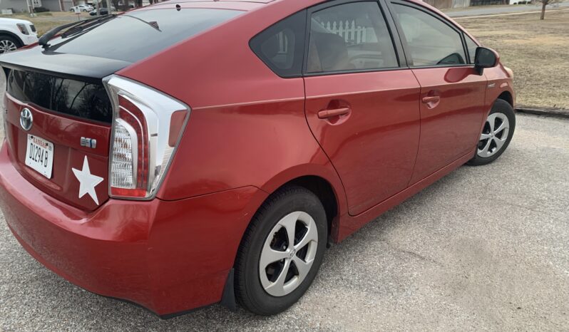 
								Toyota Prius full									