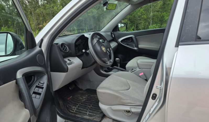 
								Toyato Rav4 2010 full									